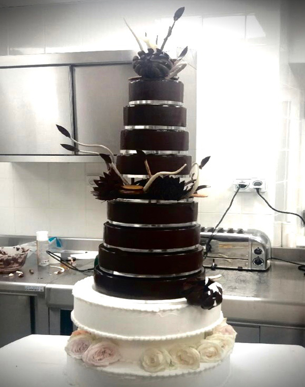 Wedding cake choc Wedding cake choc